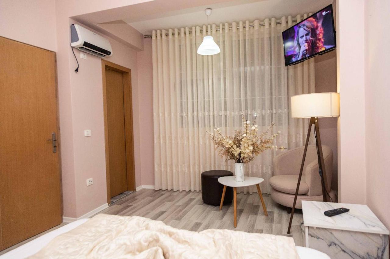 Two Bedroom Villa 地拉那 外观 照片
